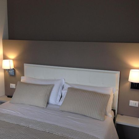 Apartament Residenza Le Camelie Oggebio Zewnętrze zdjęcie